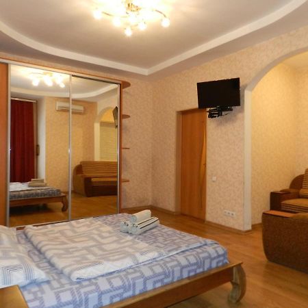 1-Room Apartment 50M2 On Metalurhiv Avenue 17, By Grandhome Zaporizhia Exteriér fotografie