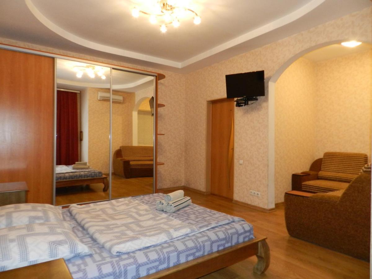1-Room Apartment 50M2 On Metalurhiv Avenue 17, By Grandhome Zaporizhia Exteriér fotografie