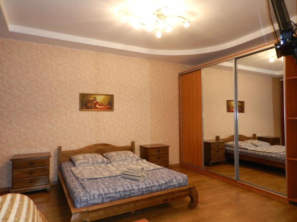1-Room Apartment 50M2 On Metalurhiv Avenue 17, By Grandhome Zaporizhia Exteriér fotografie