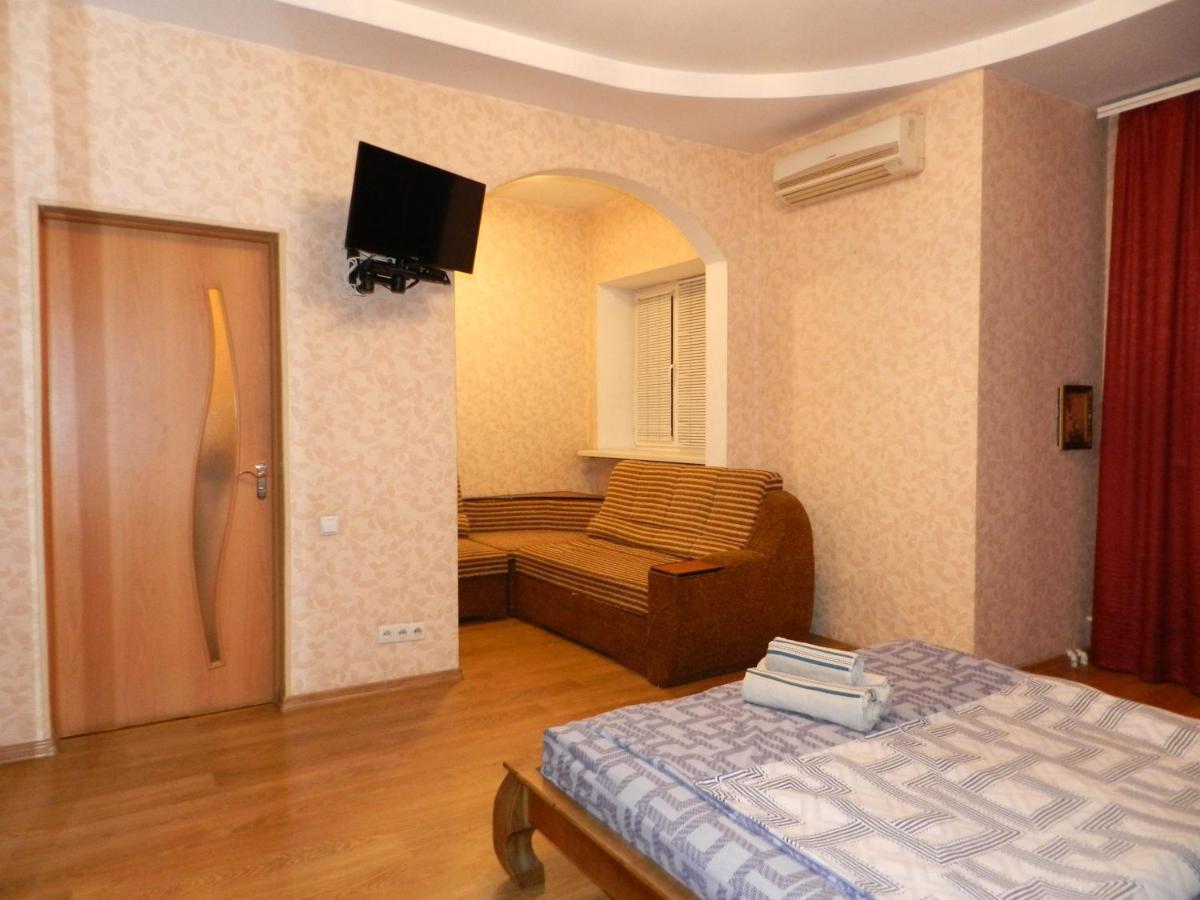 1-Room Apartment 50M2 On Metalurhiv Avenue 17, By Grandhome Zaporizhia Exteriér fotografie